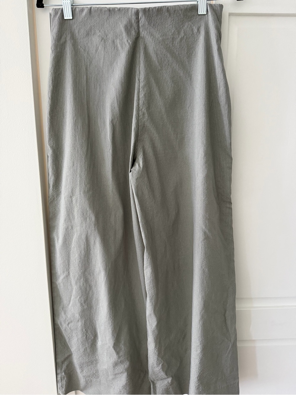 Grey Pinstripe High-Rise Wide Leg Elastic Waist Cropped Pants Like new - Picture 9 of 11